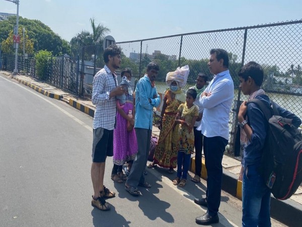 KT Rama Rao arranges vehicle for a family after noticing them on road amid nationwide lockdown KT Rama Rao arranges vehicle for a family after noticing them on road amid nationwide lockdown