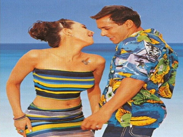 Actor Karisma Kapoor and Salman Khan during the shoots of Actor Karisma Kapoor and Salman Khan during the shoots of