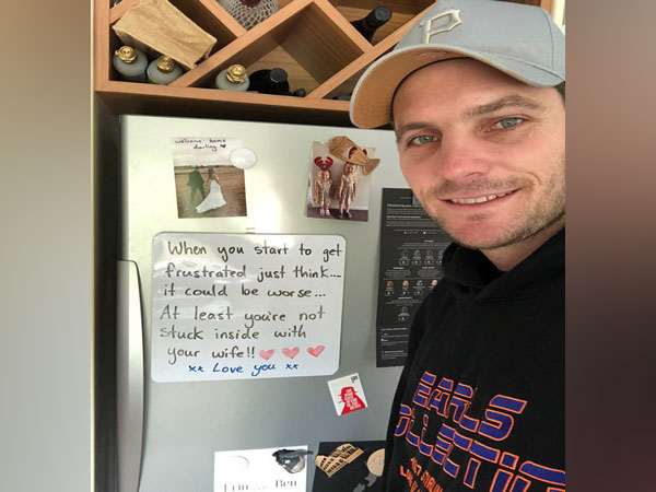 Mitchell McClenaghan with a note from his wife. (Photo/Mitchell McClenaghan Twitter) Mitchell McClenaghan with a note from his wife. (Photo/Mitchell McClenaghan Twitter)