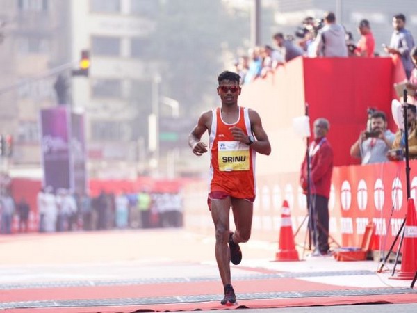 Srinu Bugatha (Photo/ Tata Mumbai Marathon Twitter) Srinu Bugatha (Photo/ Tata Mumbai Marathon Twitter)