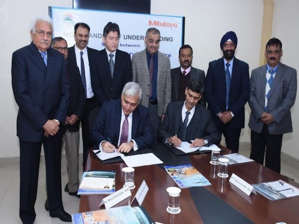 Vijayendra (IAS), CMD, NSIC and P Udayakumar, Director (P&M), NSIC appreciate as NSIC signs MoU with Mitutoyo South Asia (Japan) Vijayendra (IAS), CMD, NSIC and P Udayakumar, Director (P&M), NSIC appreciate as NSIC signs MoU with Mitutoyo South Asia (Japan)