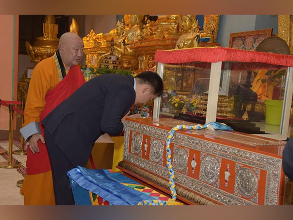 Mongolia President pays obeisance to Holy Kapilavastu Relics of Lord Buddha at Ganden Monastery