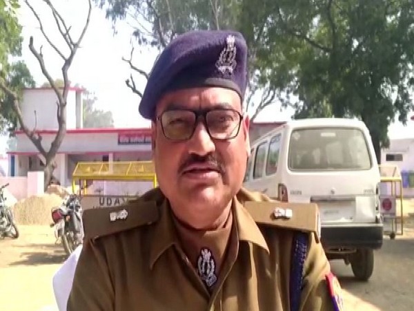 Sarvesh Mishra, Senior Superintendent of Police talking to ANI over an acid attack incident in Hapur's Sarauni village. Sarvesh Mishra, Senior Superintendent of Police talking to ANI over an acid attack incident in Hapur's Sarauni village.