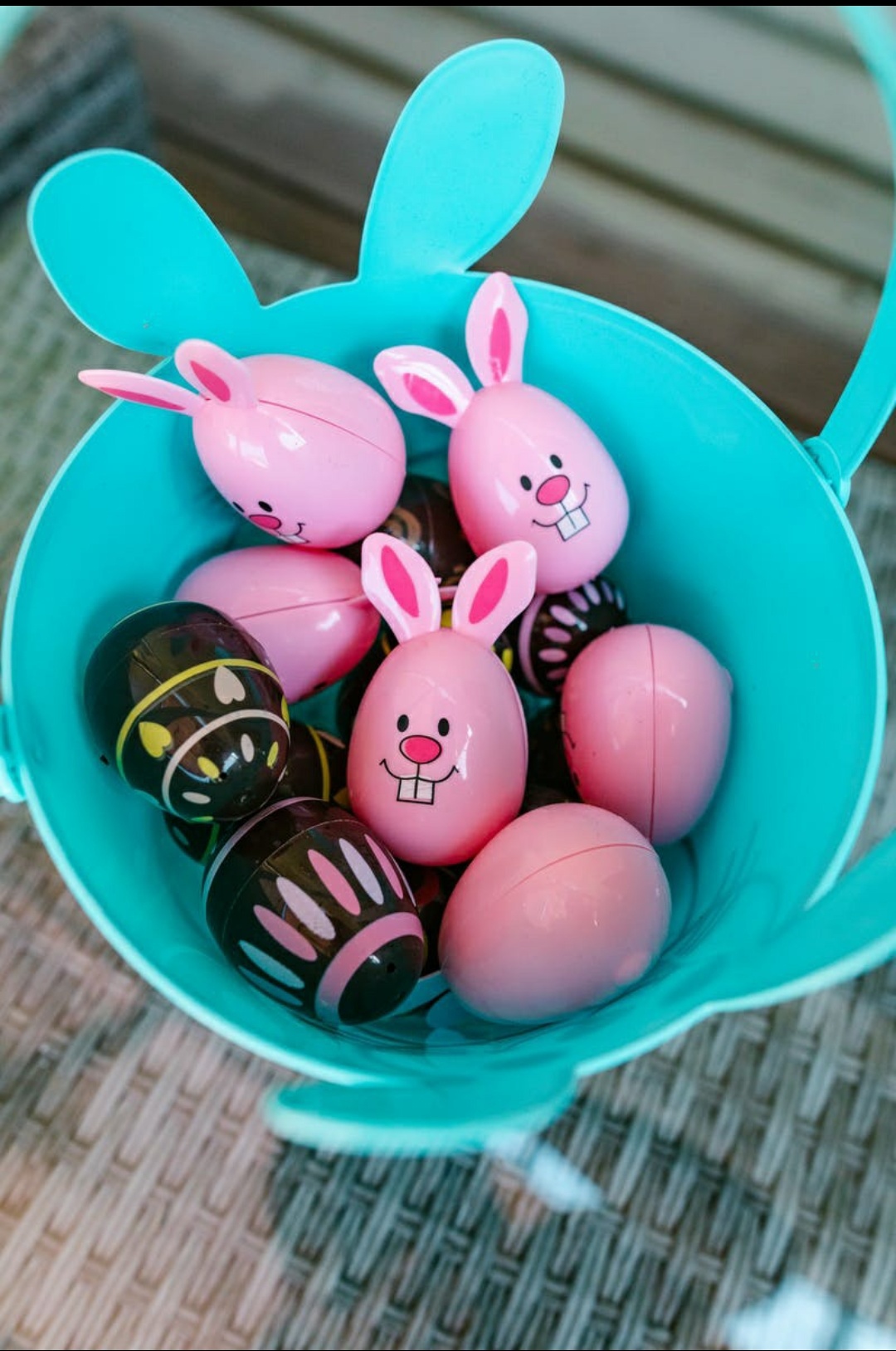 How to throw an Easter egg hunt