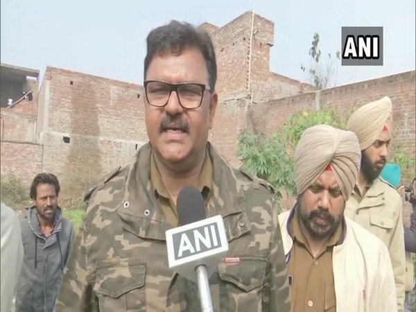 Vavinder Mahajan, Deputy Superintendent Police (DSP), STF talking to ANI about the seized drug. Vavinder Mahajan, Deputy Superintendent Police (DSP), STF talking to ANI about the seized drug.