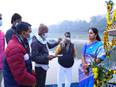 TRS leader Kalvakuntla Kavitha visits Kashi Vishwanath temple in Varanasi - Vimarsana News
