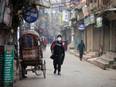 Nepali migrant workers start returning India in search for jobs amid pandemic - Vimarsana News