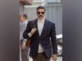 Akshay Kumar receives 'froggy surprise' while trying to charge his phone - Vimarsana News