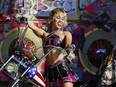 Miley Cyrus delivers unforgettable show-stopping performance during Super Bowl 2021 - Vimarsana News
