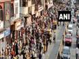 Huge crowd seen at Mumbai's Dadar vegetable market amid COVID-19 spike - Vimarsana News
