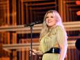 Kelly Clarkson details ideal date with herself - Vimarsana News