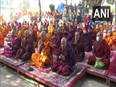 Buddhist monks offer prayers in Bihar temple for an end to COVID pandemic - Vimarsana News