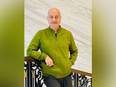 Anupam Kher treats fans to beautiful sunset view from Marine drive - Vimarsana News