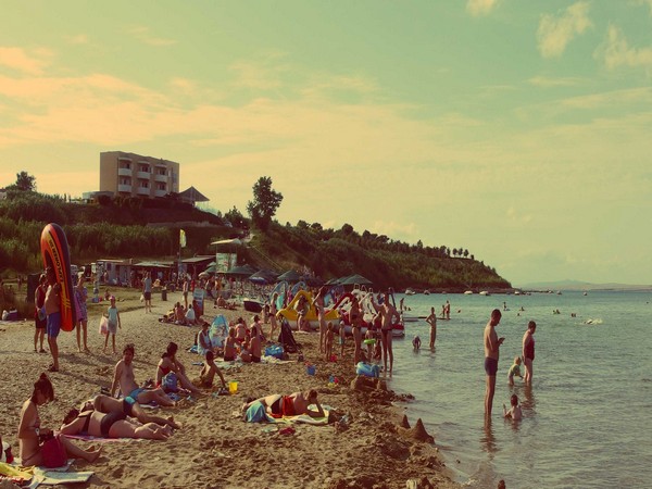 Pics Beach Erection