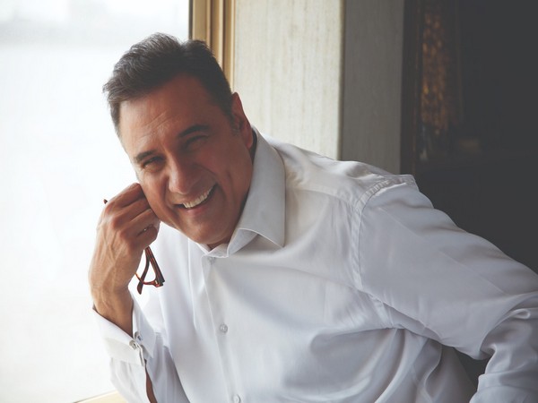 Boman Irani to play Ranveer's dad in YRF's 'Jayeshbhai Jordaar'! Boman Irani to play Ranveer's dad in YRF's 'Jayeshbhai Jordaar'!