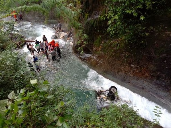 Uttarakhand: 4 killed after car falls into river