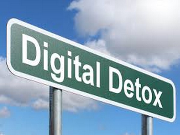 Try digital detox while you travel next!