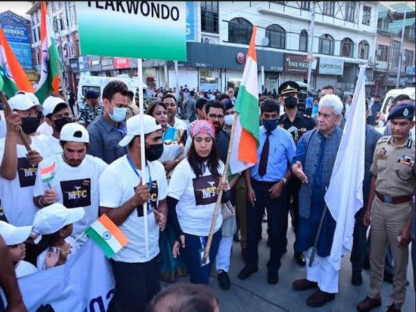 Lt Governor Manoj Sinha flags off 'The Great India Run' in Srinagar