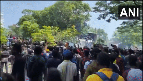 Sri Lankan police used tear gas to disperse protestors outside PM's residence (Image Credit: Twitter)