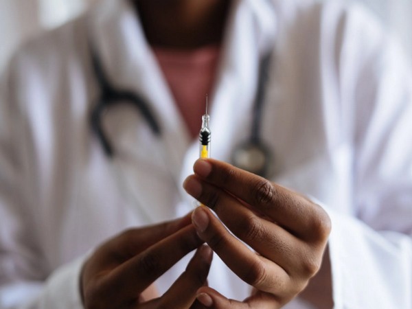 Measles virus expressing the SARS-CoV-2 spike protein stabilized in its