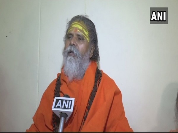 Mahant Narendra Giri (File Photo/ANI) Mahant Narendra Giri (File Photo/ANI)