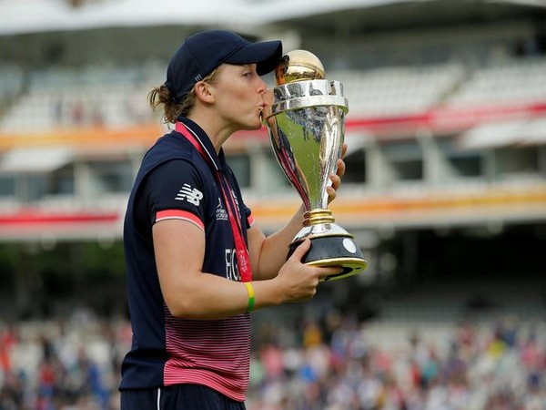 England cricketer Heather Knight England cricketer Heather Knight