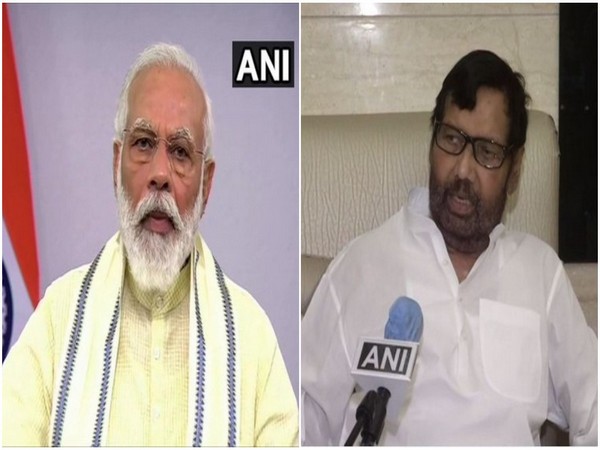 Prime Minister Narendra Modi (left), Union Minister Ram Vilas Paswan (right).