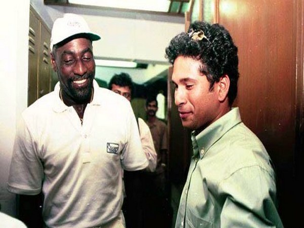 Viv Richards with Sachin Tendulkar (Photo/Sachin Tendulkar Twitter) Viv Richards with Sachin Tendulkar (Photo/Sachin Tendulkar Twitter)