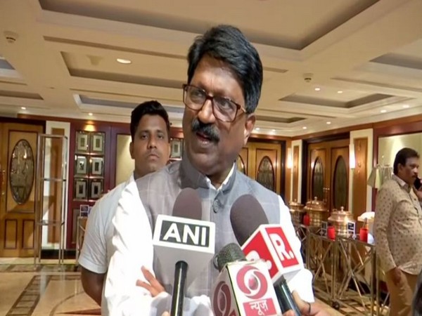 Shiv Sena MP Arvind Sawant (File photo) Shiv Sena MP Arvind Sawant (File photo)
