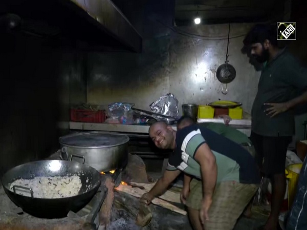 Sri Lanka: Restaurants compelled to use firewood to cook amid fuel crisis