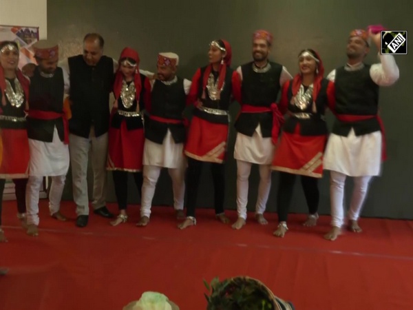 Himachal CM performs traditional dance at Mandi