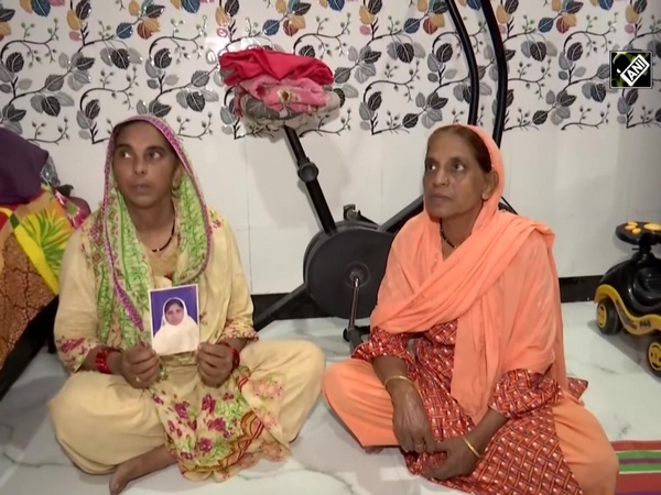 Mumbai woman finds mother missing for 20 years through social media
