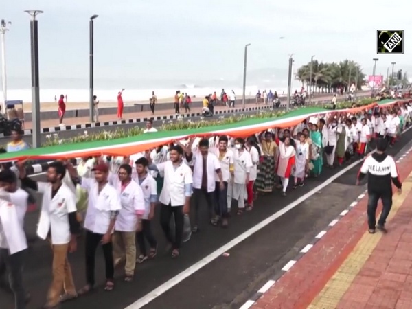 People take out 300-meter-long national flag at ‘Azadi Ka Amrit Mahotsav’ rally in Visakhapatnam