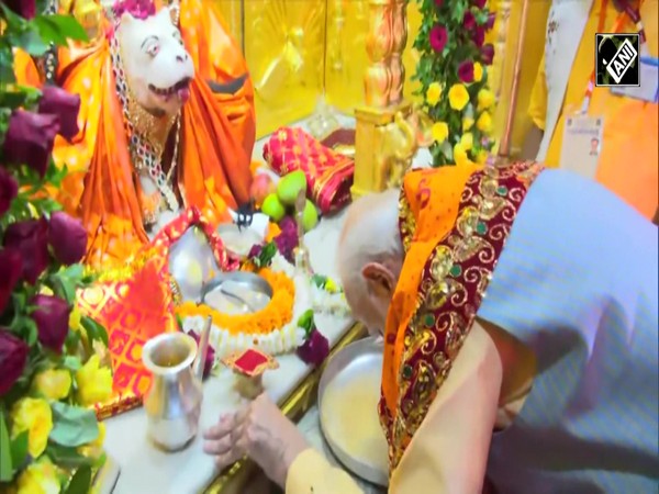 Gujarat: PM Modi offers prayers at Modheshwari Mata Temple in Modhera