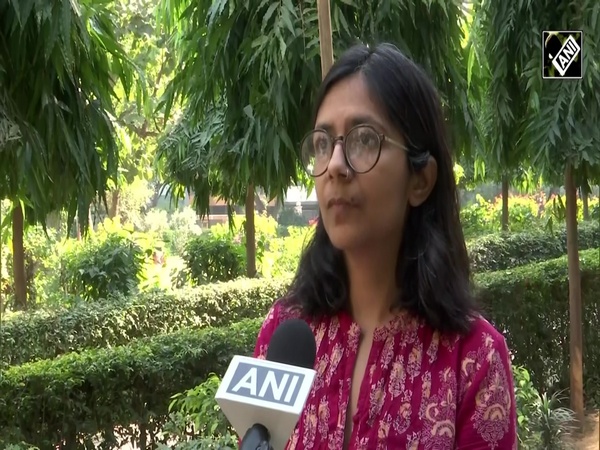 “Talibani Mindset…” DCW issues notice to Jama Masjid’s Imam over women’s entry issue