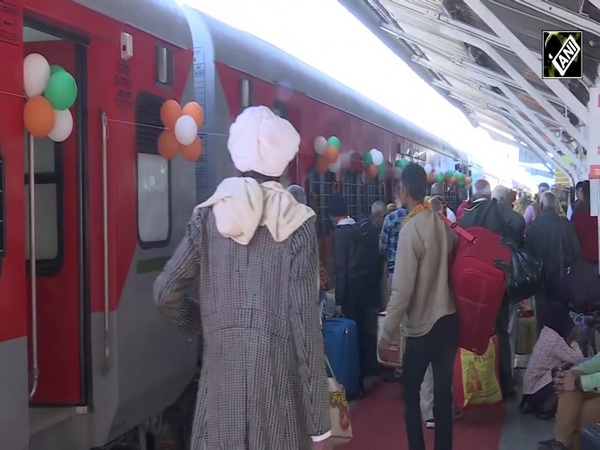 1,080 senior citizens departs to Tirupati Balaji from Jaipur on pilgrimage