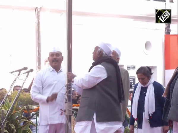 Congress celebrates 138th foundation day at AICC office in Delhi