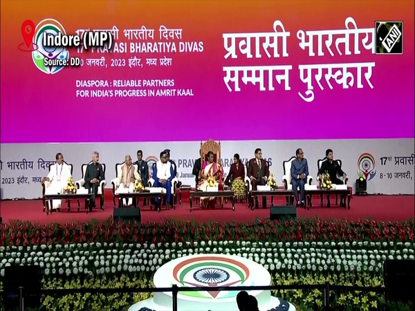 President Droupadi Murmu honours ‘Pravasi Bhartiya’ with Pravasi Bharatiya Samman Awards 2023