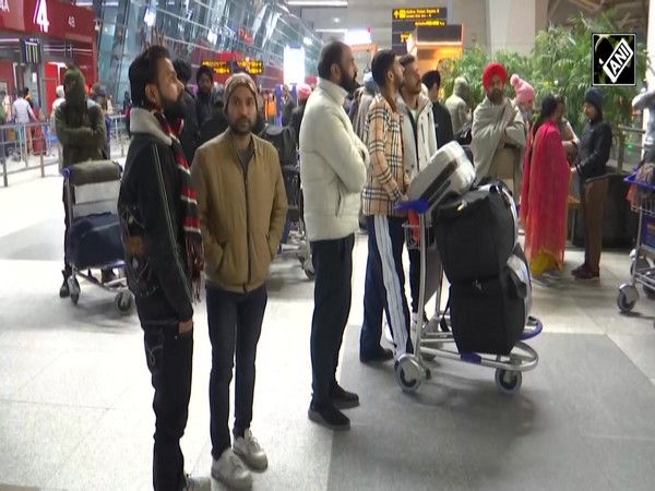 Flights delayed due to dense fog in Delhi