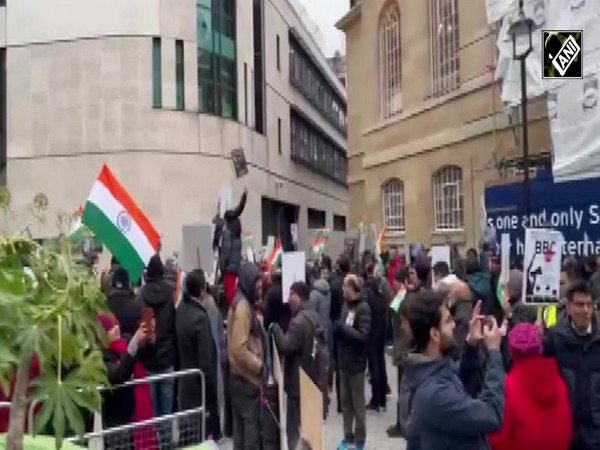 Russia calls BBC documentary “info war” against “global centers of power pursuing an independent policy”