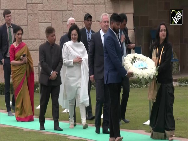 UNGA President Csaba Kőrös pays floral tribute to Mahatma Gandhi on his death anniversary