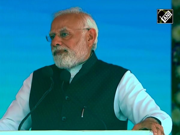 “Exemplifies scale of India’s progress…” PM Modi flags off two Vande Bharat trains in Mumbai