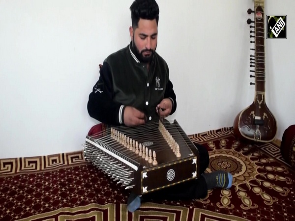 Meet young Santoor artist from Pulwama, Naseer Ahmad Mir