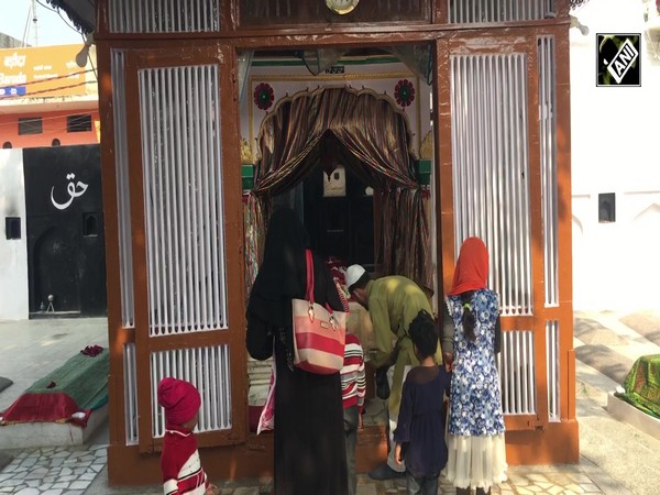 Shrine of Hazrat Sheikh Makhdoom Abdul acting as a symbol of brotherhood for generations