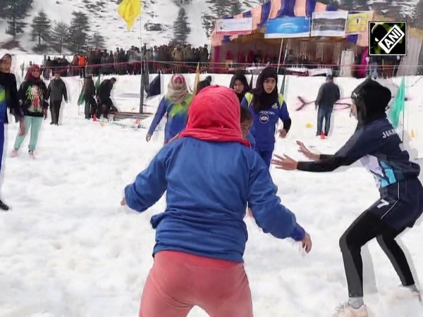 J&K: Winter Carnival commences in Kulgam to promote tourism, sports activities