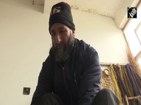 Artisan keeps centuries-old ‘Pulhoor’ alive in Kashmir
