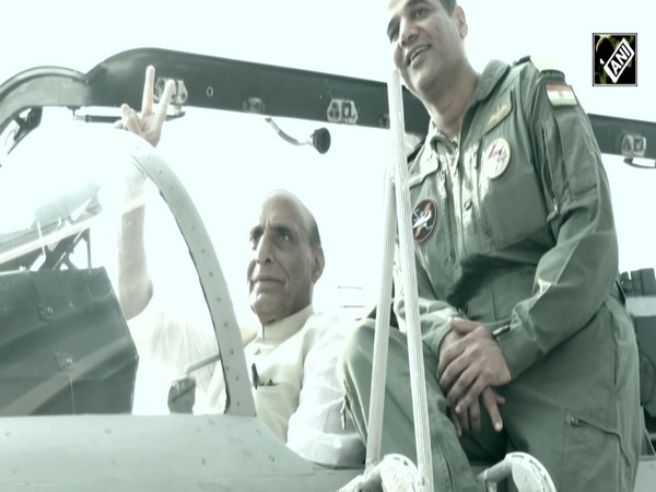 Defence Minister reviews operational capabilities of Indian Navy during Naval Commanders’ Conference