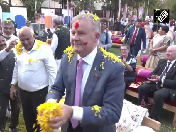 Australian PM Anthony Albanese celebrates Holi in Gujarat