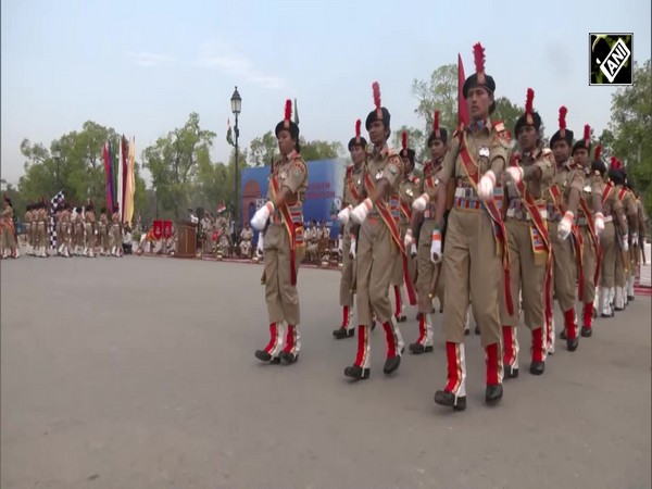 Delhi: 75 CRPF Women Daredevils embark on 1,848-km bike rally from India Gate