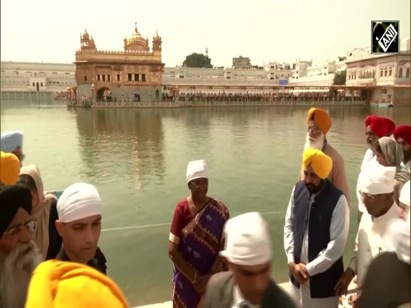 Punjab: President Droupadi Murmu visits Golden Temple in Amritsar